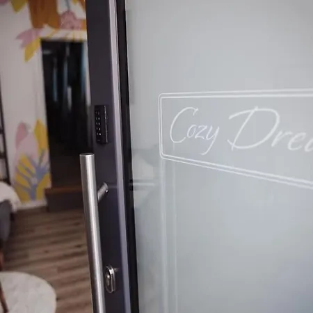 Cozy Dreams: Deluxe 2-zimmer-apartment -kueche Διαμέρισμα